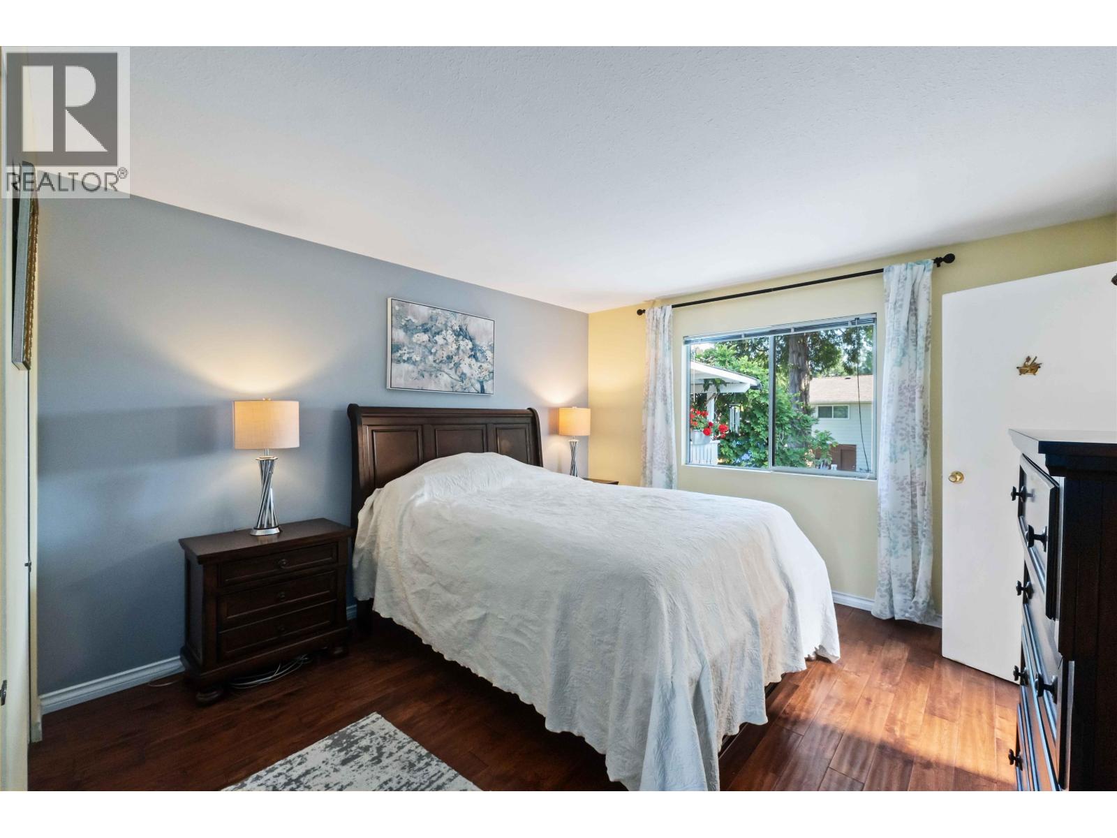 Photo 4 of 21064 Barker Avenue, Maple Ridge BC