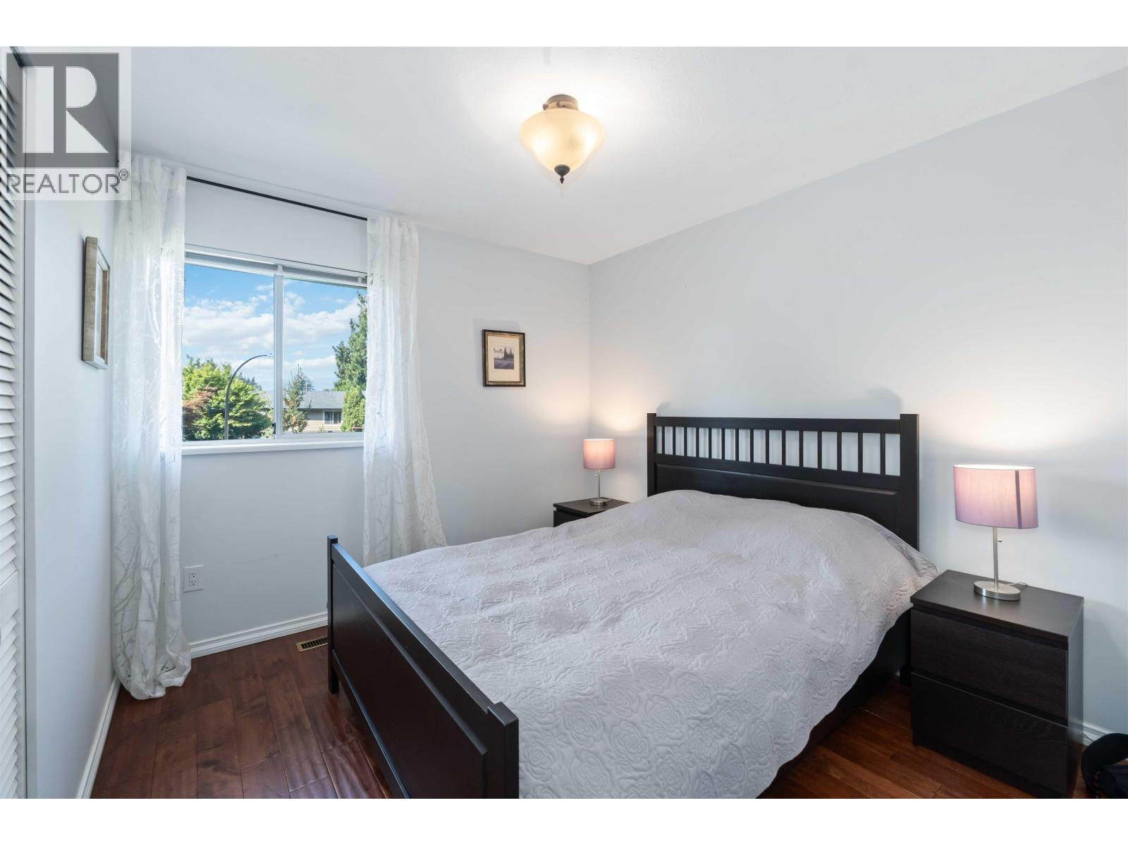 Photo 2 of 21064 Barker Avenue, Maple Ridge BC