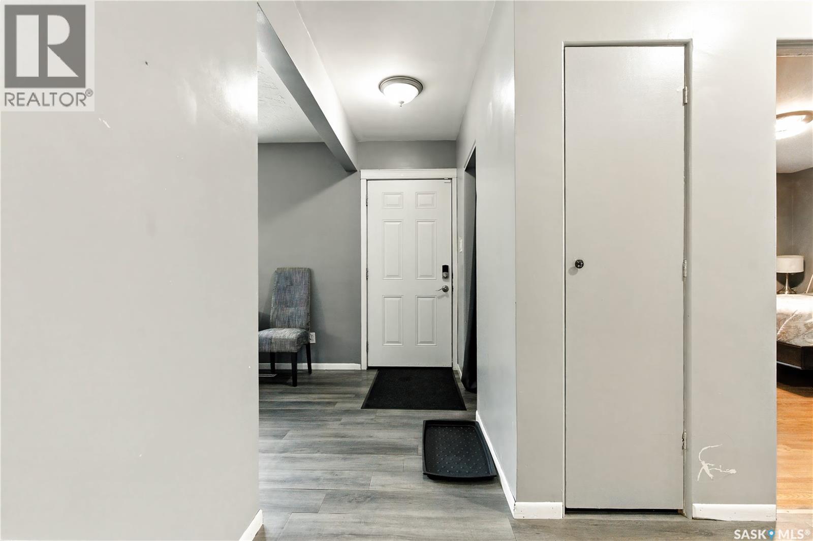 Photo 2 of 1426 10th Street E, Saskatoon SK