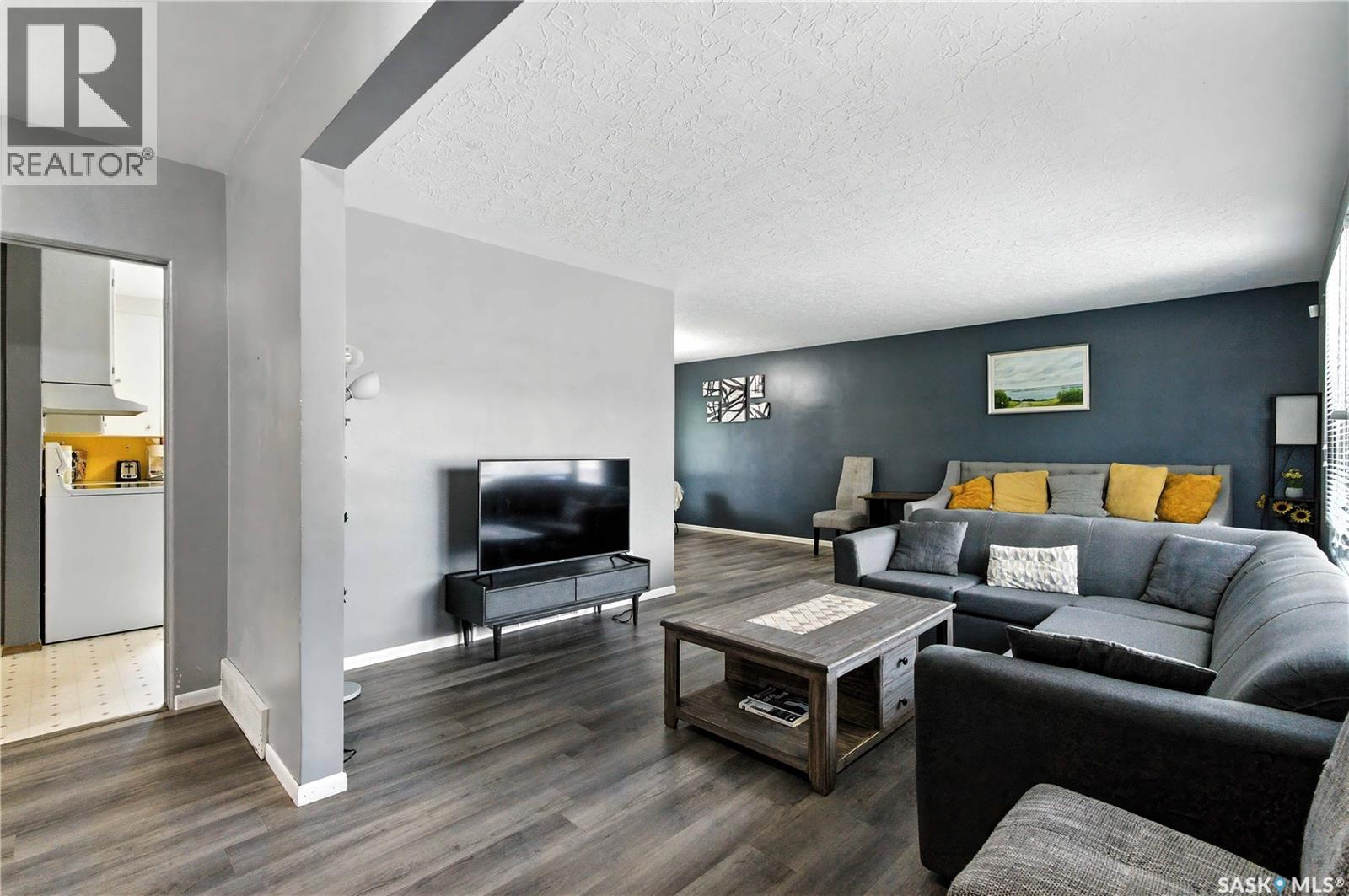 Photo 3 of 1426 10th Street E, Saskatoon SK