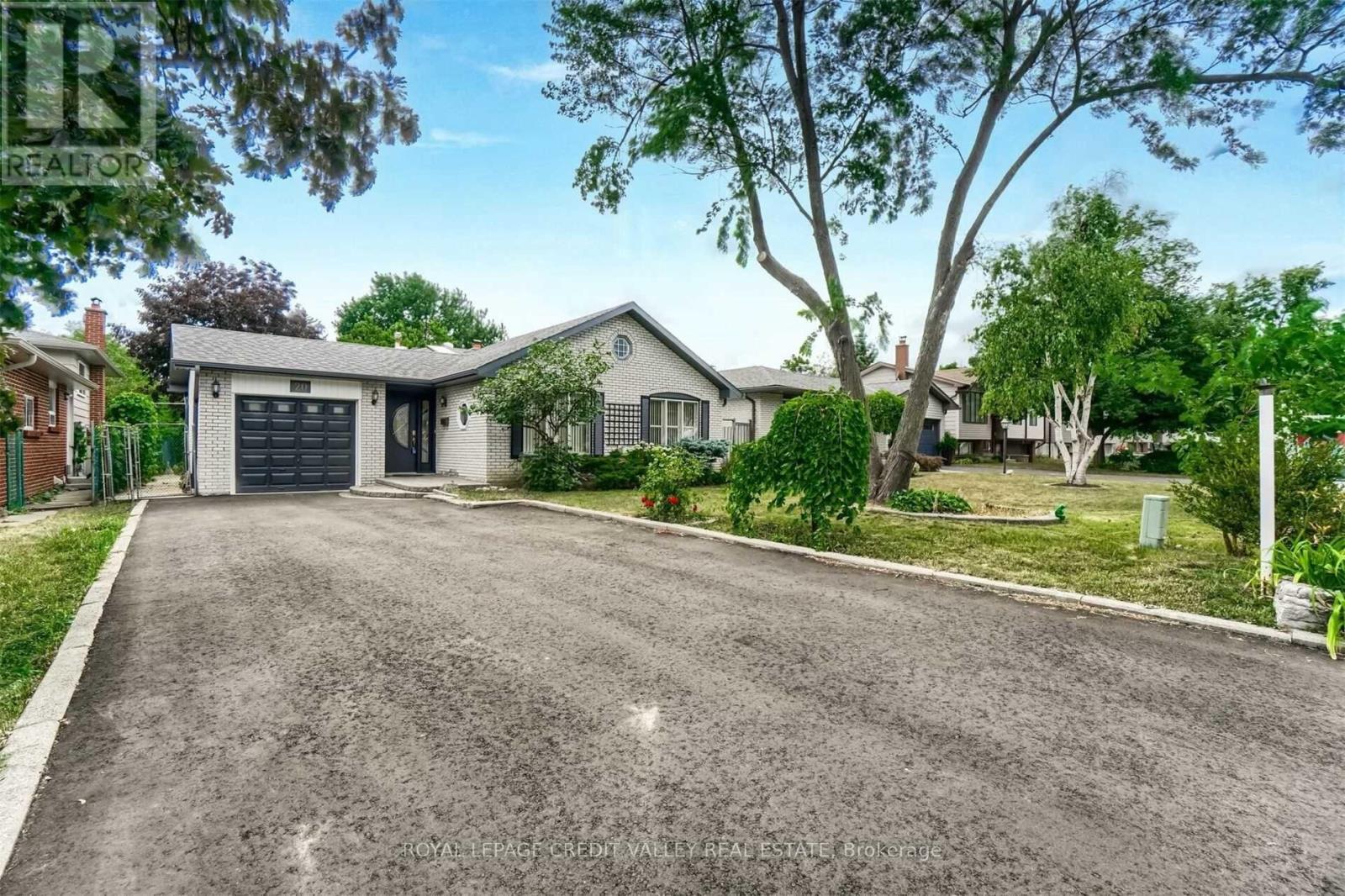 Photo 1 of Basement 20 Glenforest Road, Brampton ON