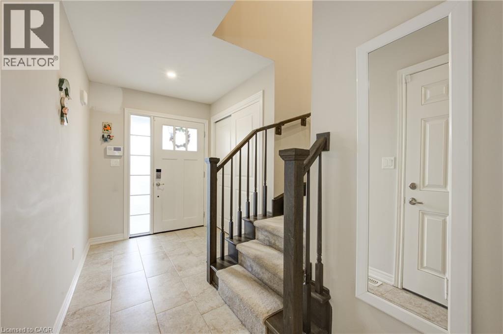 Photo 26 of 71 Heron Street S, Welland ON
