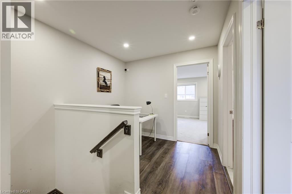 Photo 7 of 71 Heron Street S, Welland ON