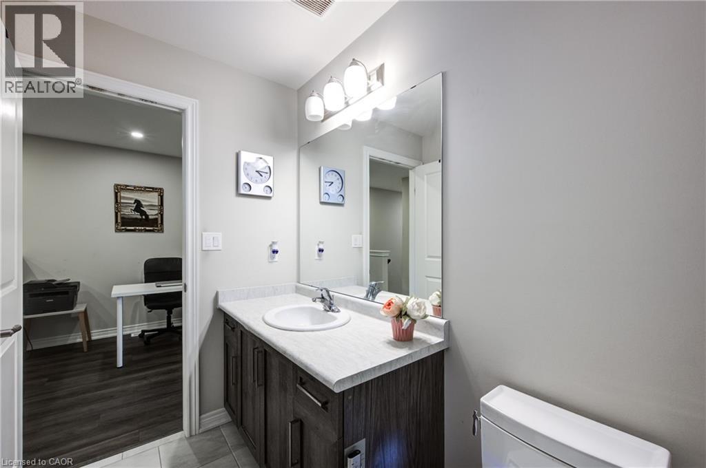 Photo 31 of 71 Heron Street S, Welland ON