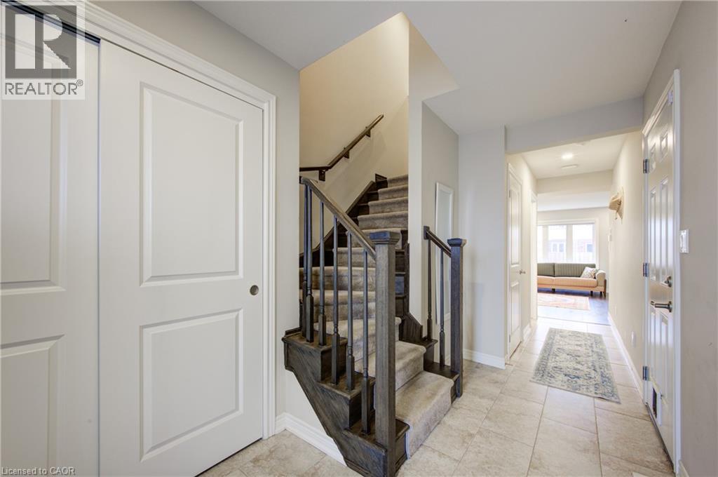 Photo 19 of 71 Heron Street S, Welland ON