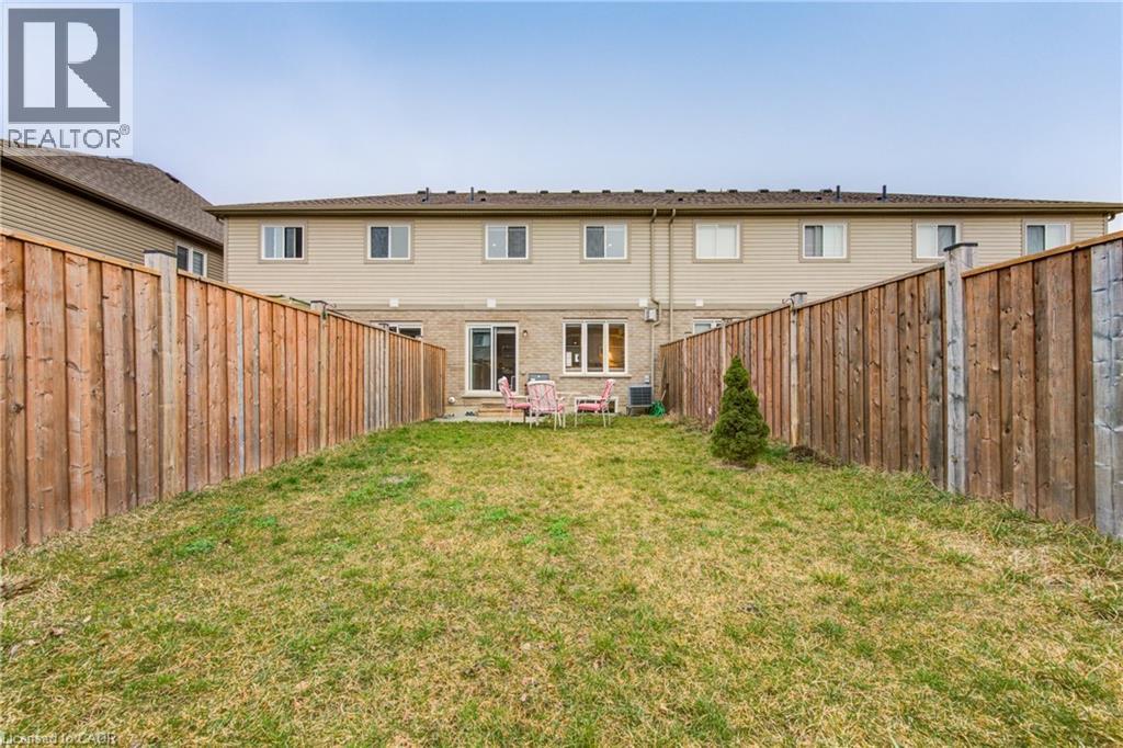 Photo 27 of 71 Heron Street S, Welland ON