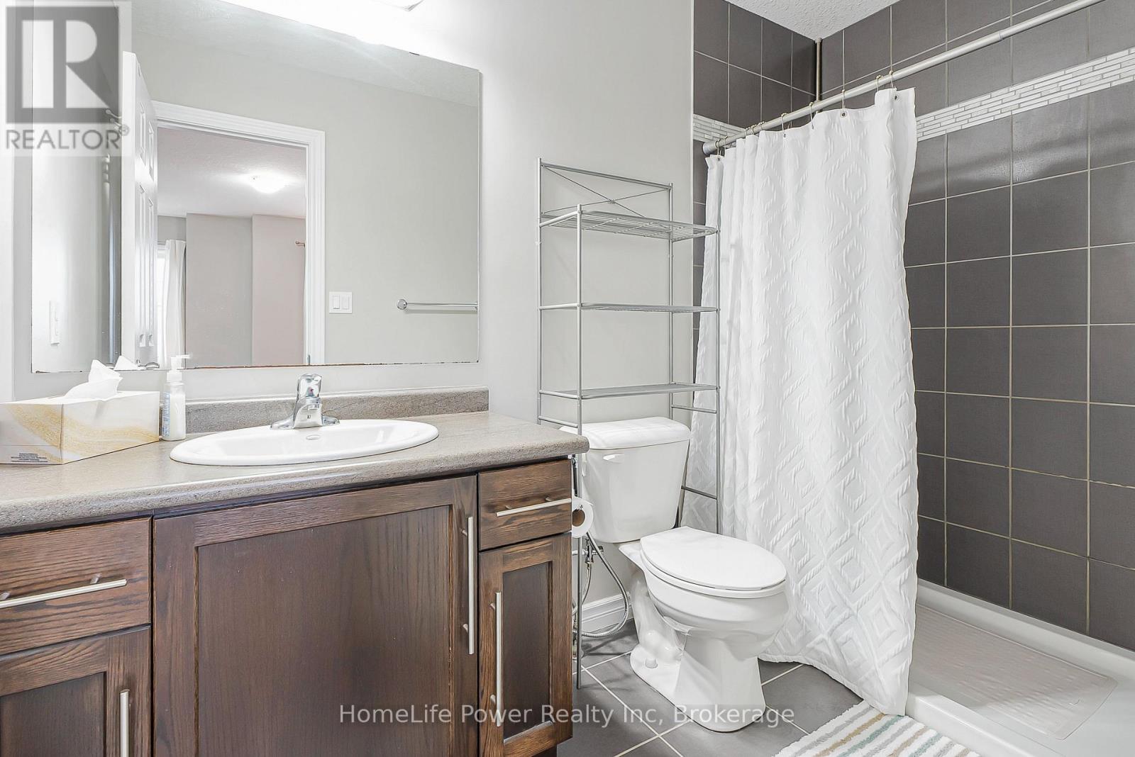 Photo 4 of 1426 Caen Avenue, Woodstock ON