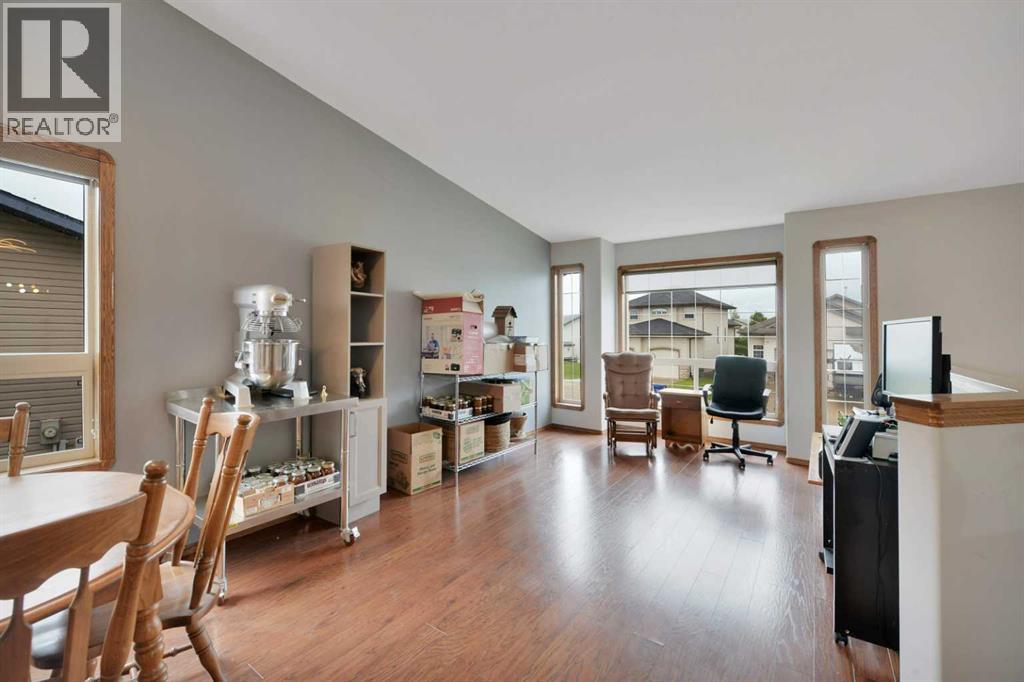 Photo 4 of 52 Parkside Crescent, Blackfalds AB