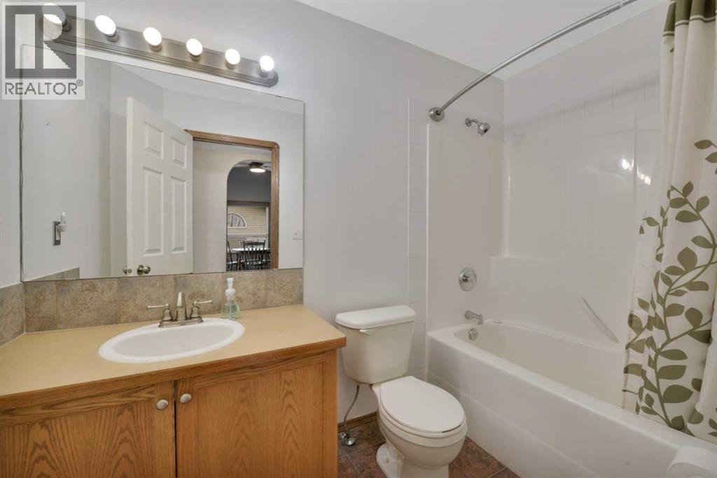 Photo 5 of 52 Parkside Crescent, Blackfalds AB