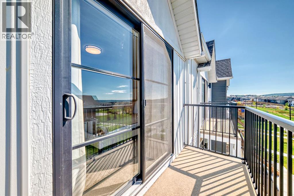 Photo 31 of 8 Heritage Lane, Cochrane AB