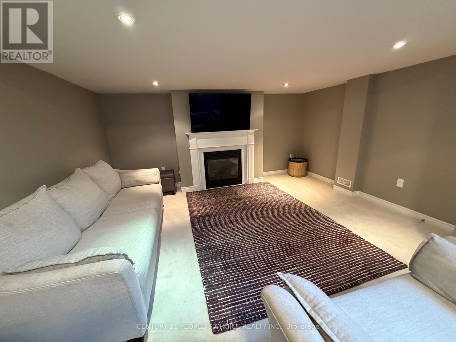 Photo 8 of 49 2019 Trawden Way, Oakville ON
