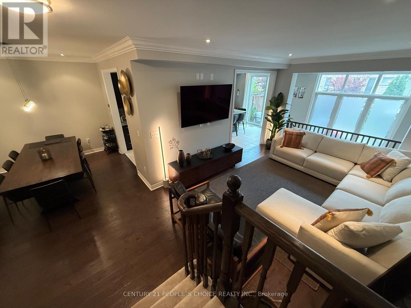 Photo 3 of 49 2019 Trawden Way, Oakville ON