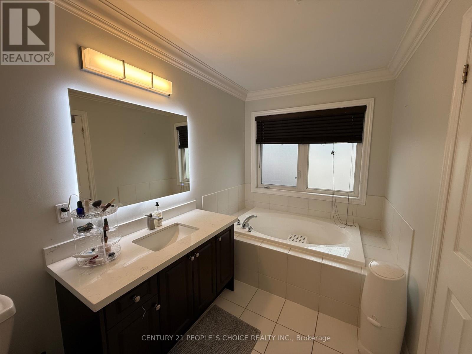 Photo 16 of 49 2019 Trawden Way, Oakville ON