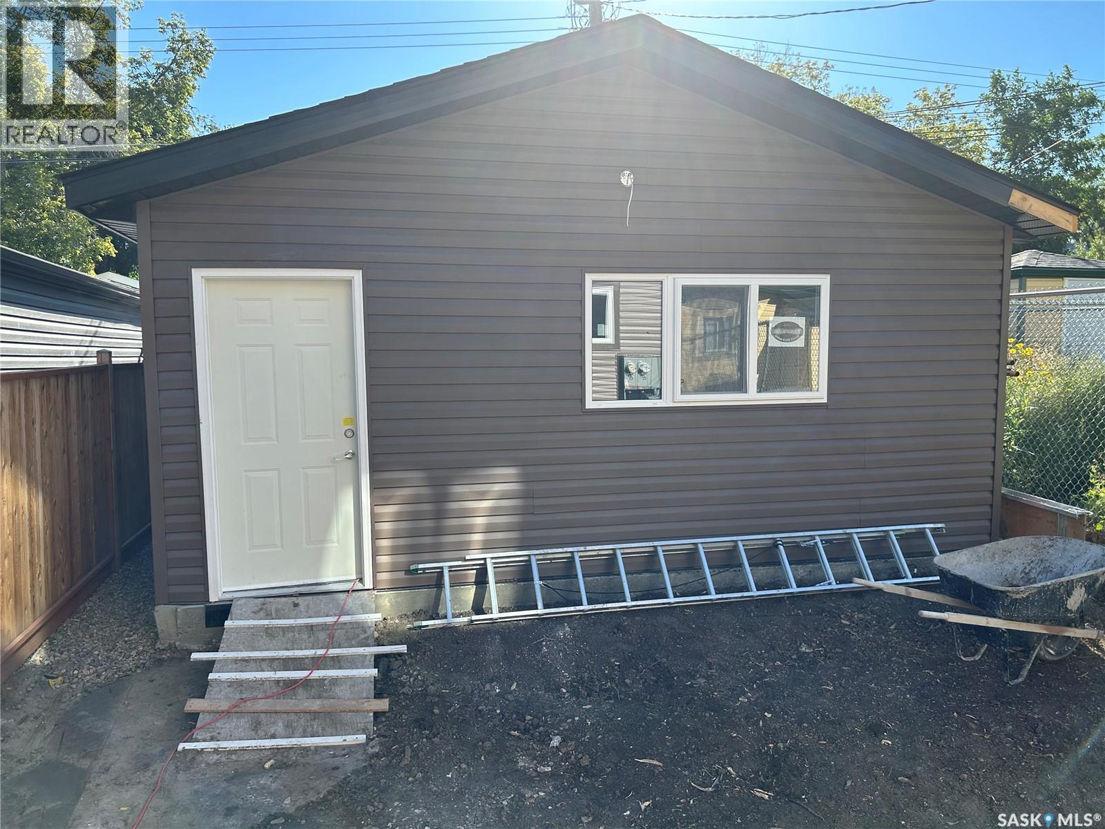 Photo 11 of 534 K Avenue N, Saskatoon SK