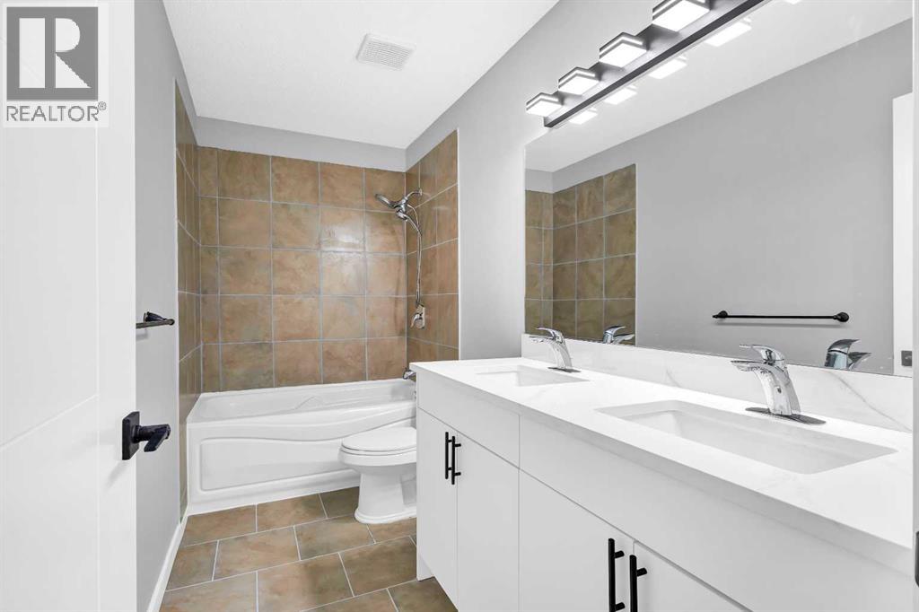 Photo 32 of 919 Shawnee Drive Sw, Calgary AB