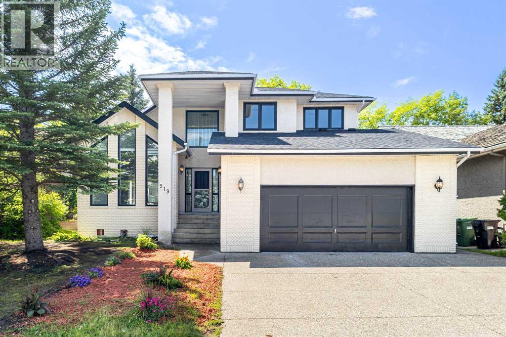 Photo 13 of 919 Shawnee Drive Sw, Calgary AB