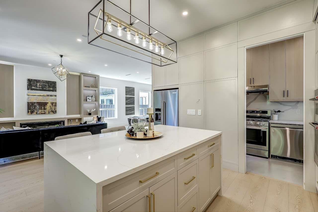 Photo 17 of 15569 Oxenham Avenue, White Rock BC