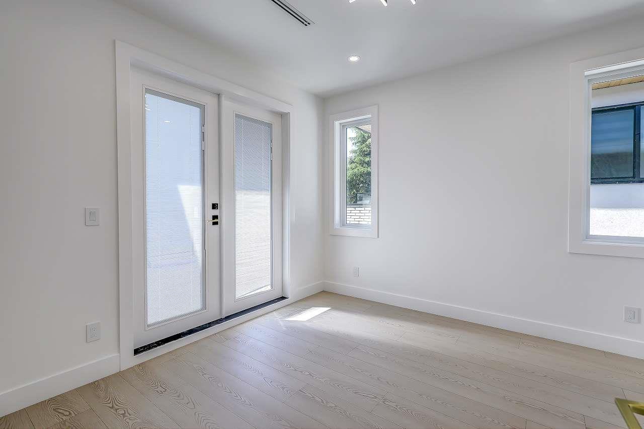 Photo 36 of 15569 Oxenham Avenue, White Rock BC