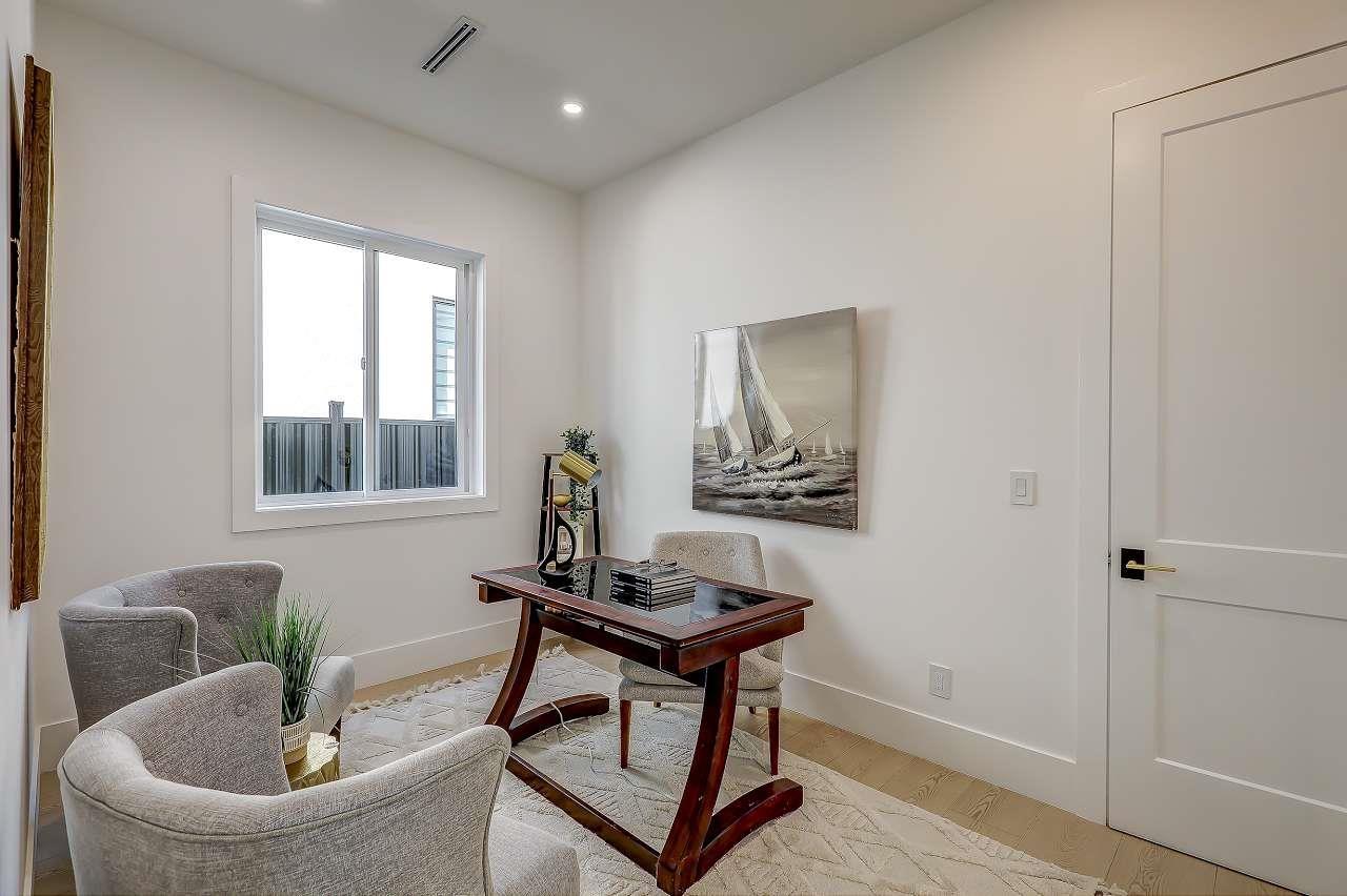 Photo 1 of 15569 Oxenham Avenue, White Rock BC