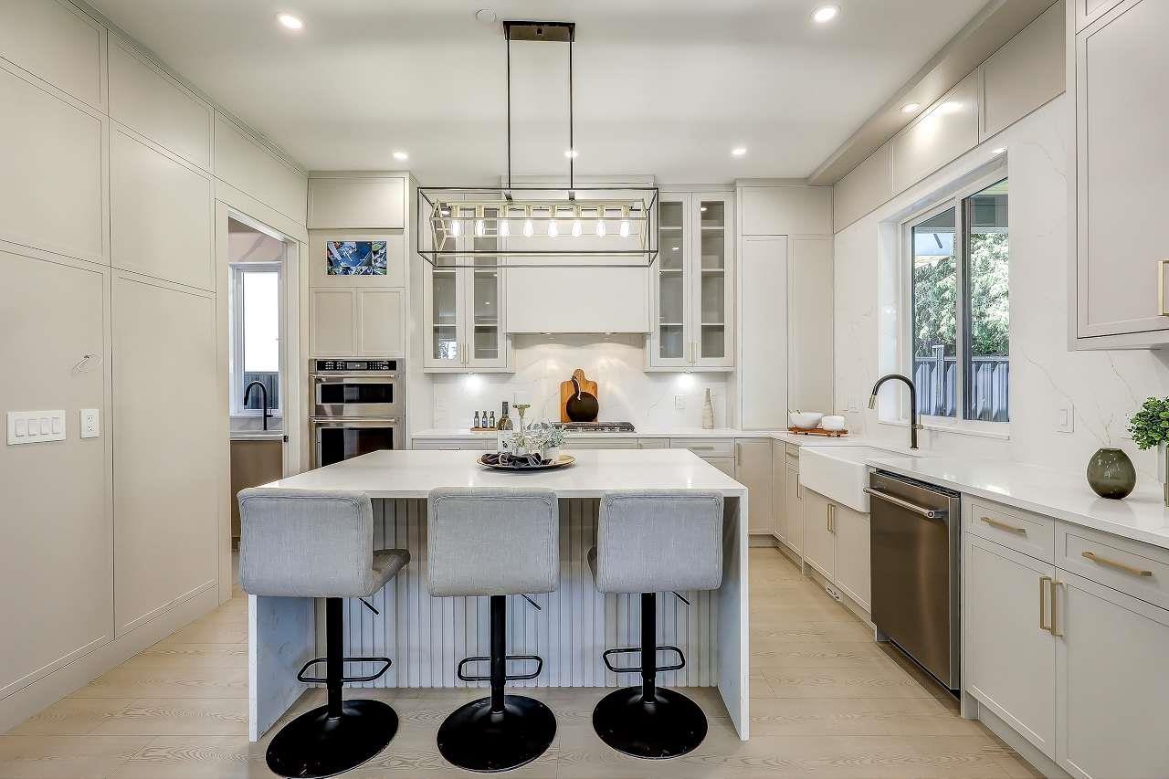 Photo 12 of 15569 Oxenham Avenue, White Rock BC