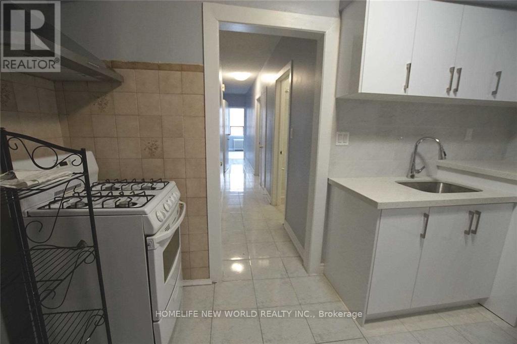 Photo 5 of 2nd Floor 1104 College Street, Toronto ON