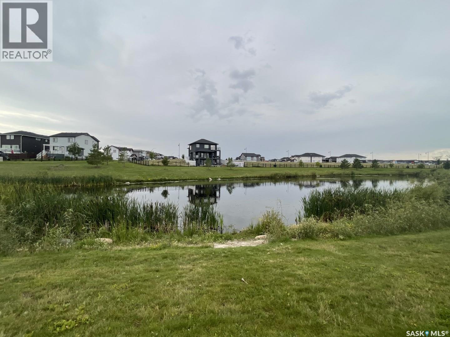 Photo 2 of 702 Kensington Boulevard, Saskatoon SK