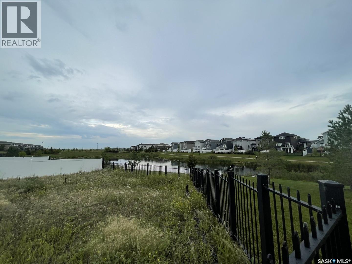 Photo 8 of 702 Kensington Boulevard, Saskatoon SK
