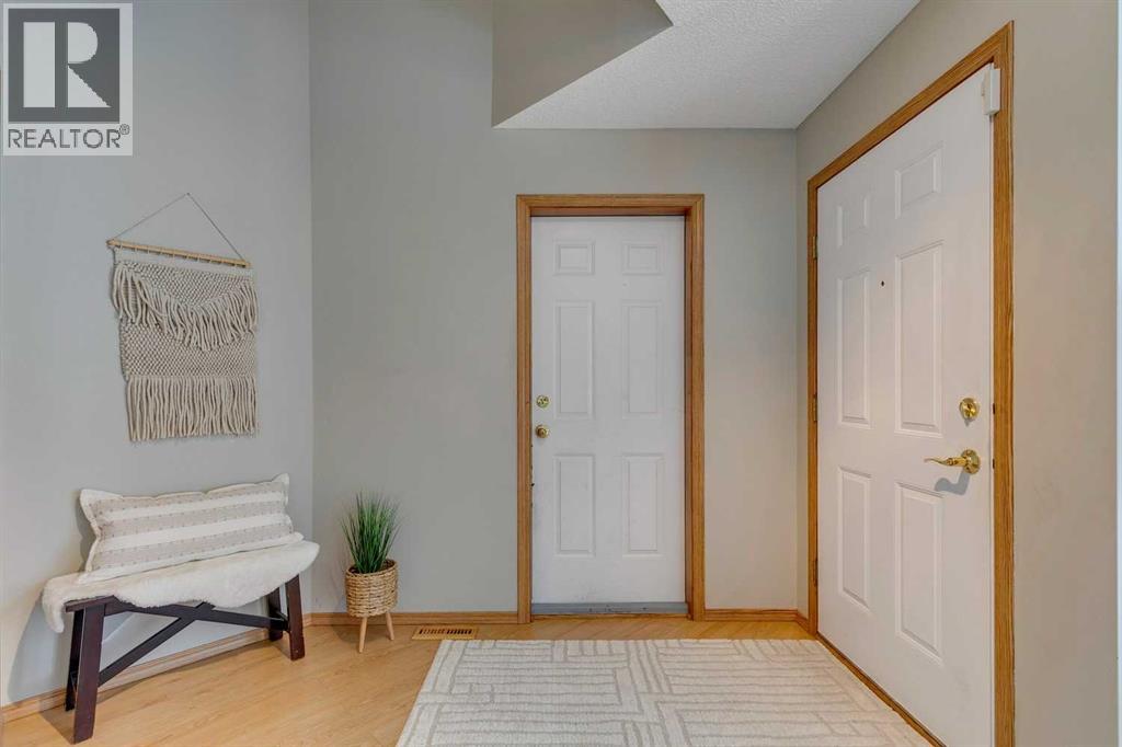 Photo 27 of 107 Somercrest Gardens Sw, Calgary AB