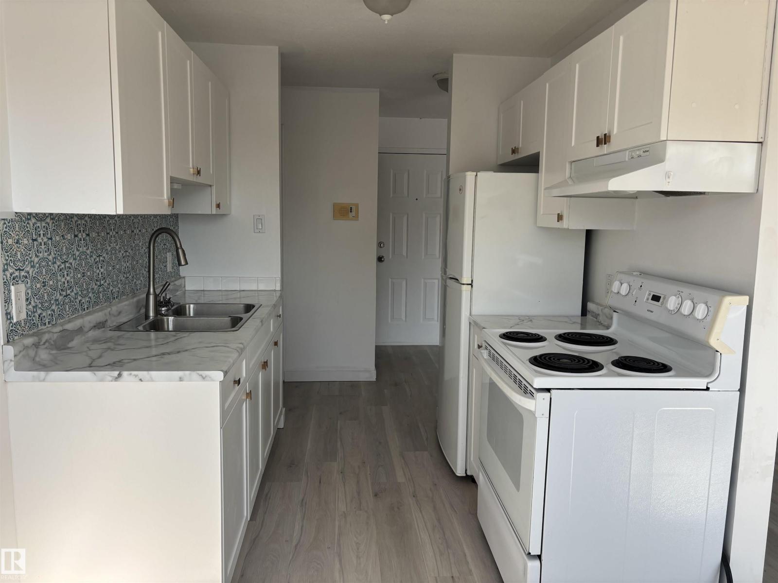 Photo 10 of 203 8930 149 St Nw, Edmonton AB