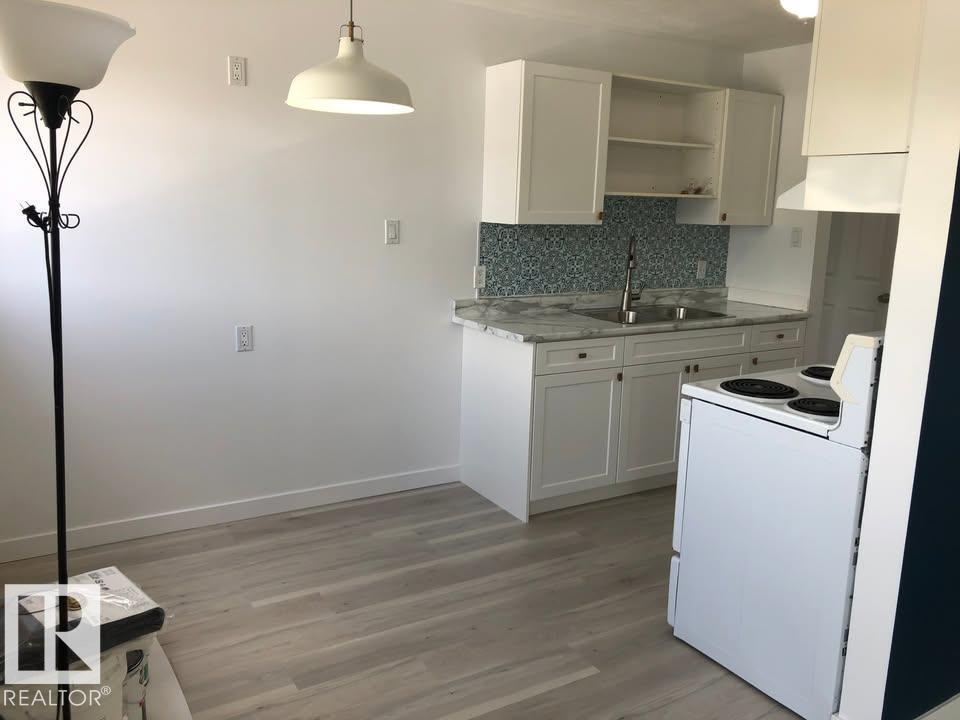 Photo 3 of 203 8930 149 St Nw, Edmonton AB