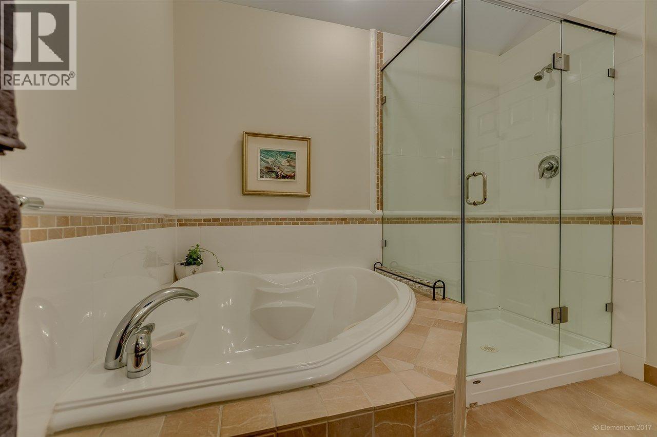 Photo 5 of 3 1135 Barclay Street, Vancouver BC