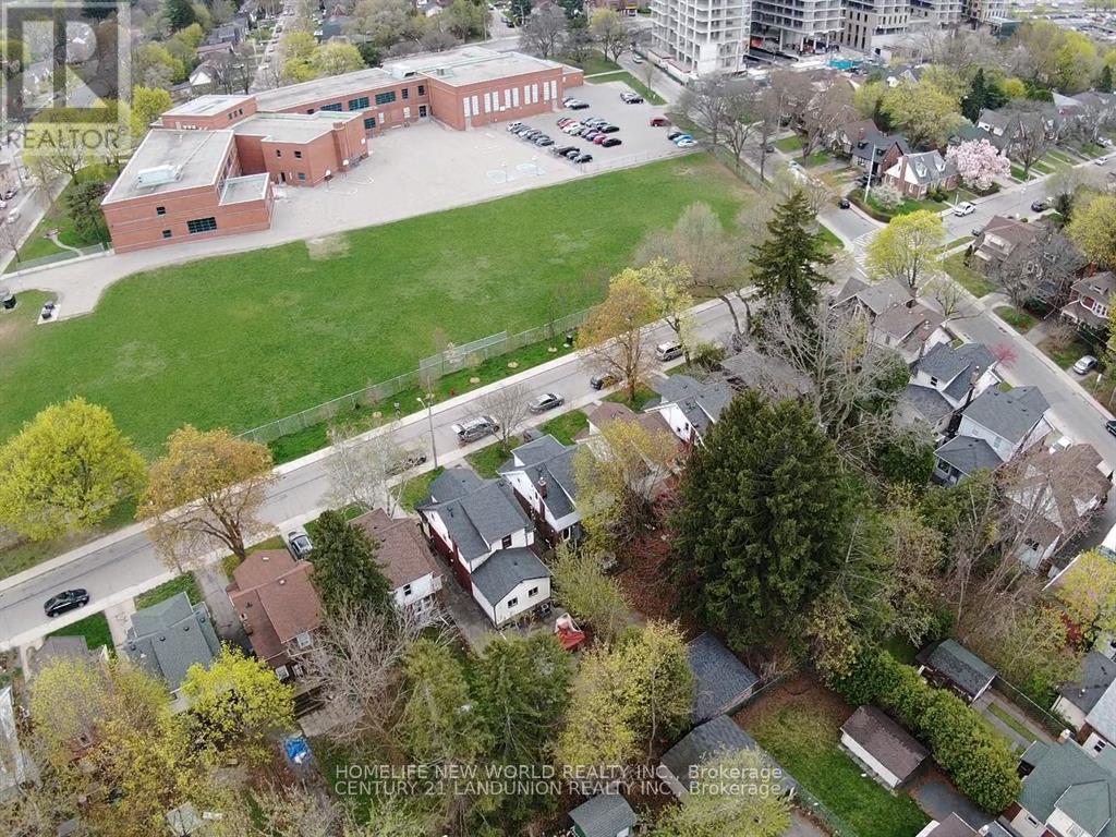 Photo 14 of Main Rm 2 46 Arnold Street, Hamilton ON