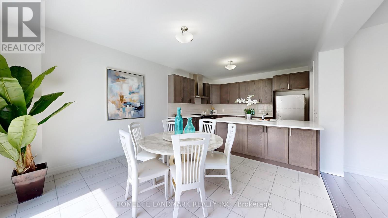 Photo 4 of 62 Frank Kelly Drive, East Gwillimbury ON