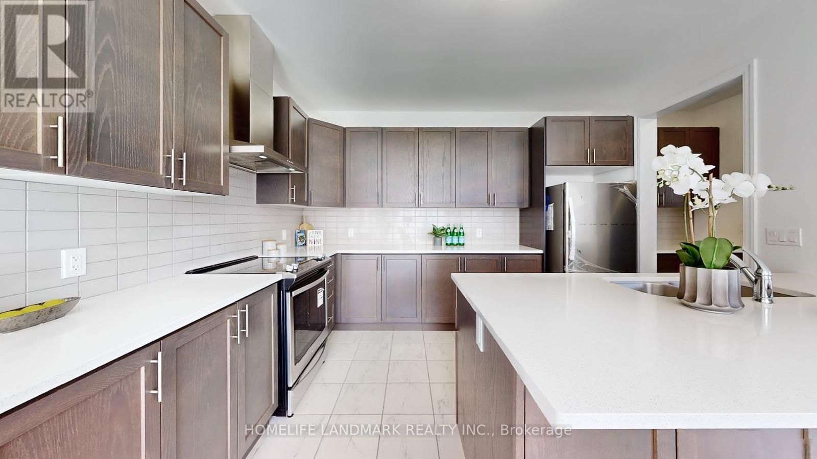 Photo 31 of 62 Frank Kelly Drive, East Gwillimbury ON