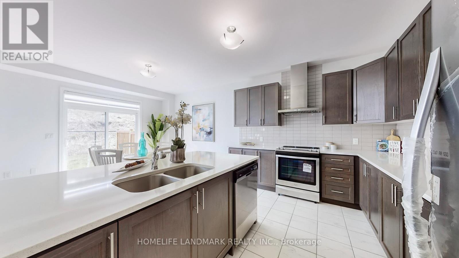 Photo 27 of 62 Frank Kelly Drive, East Gwillimbury ON