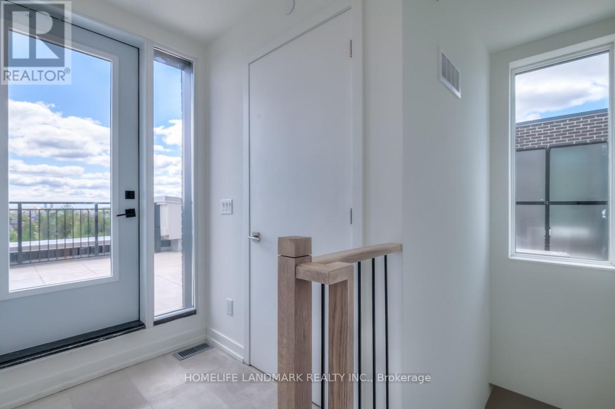 Photo 36 of 309 11 Walder Lane, Richmond Hill ON