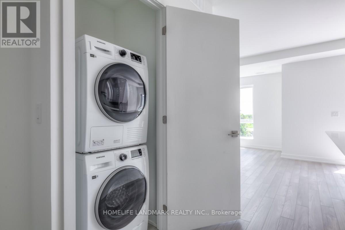 Photo 42 of 309 11 Walder Lane, Richmond Hill ON