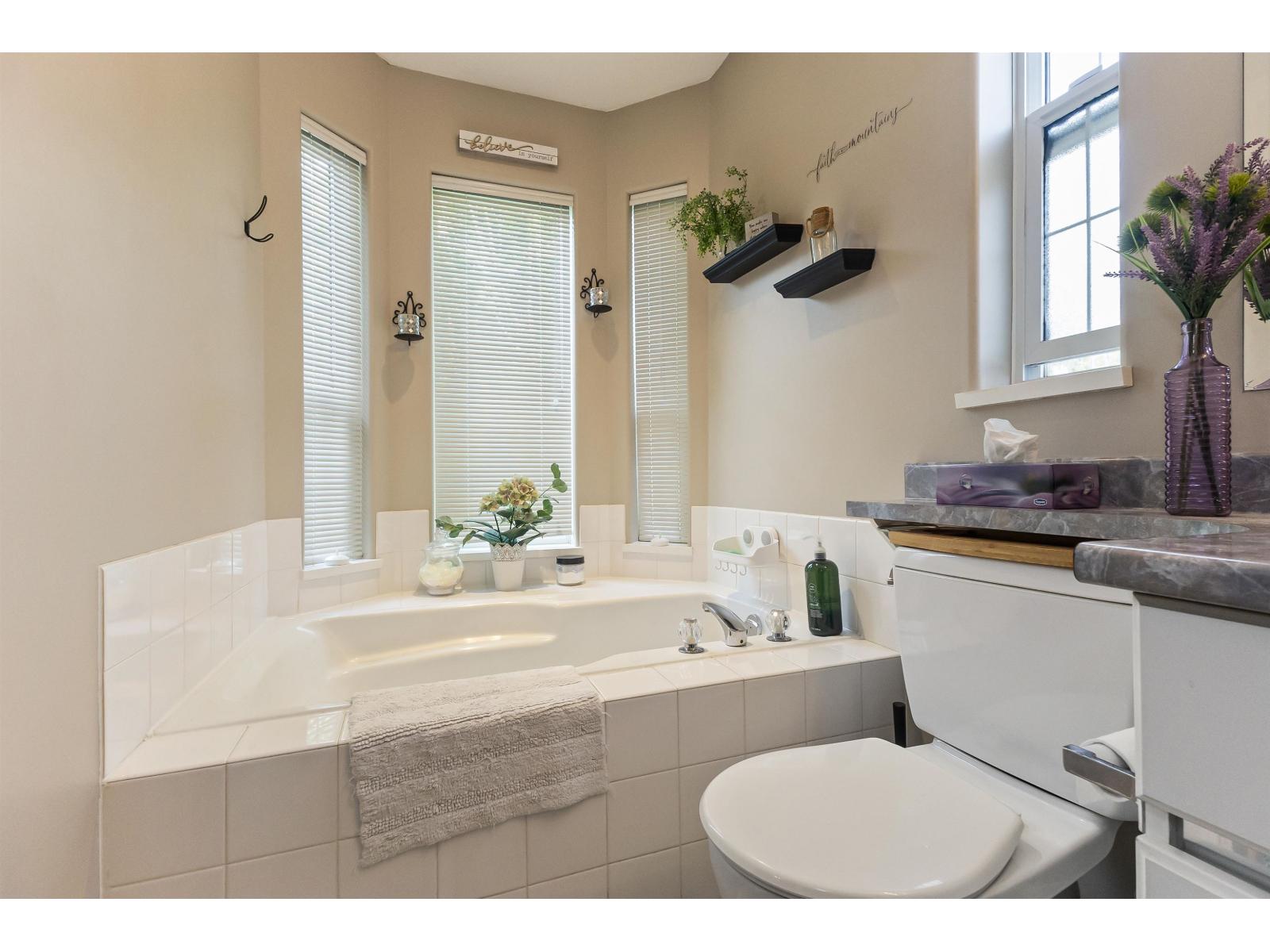 Photo 3 of 4125 Belanger Drive, Abbotsford BC