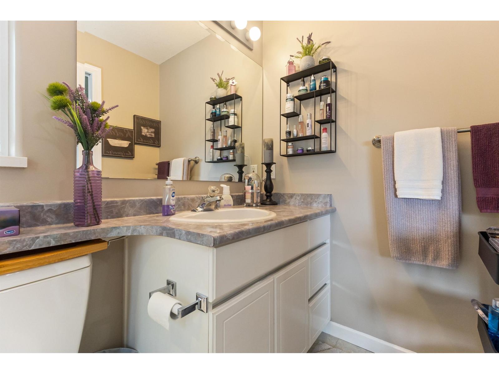 Photo 5 of 4125 Belanger Drive, Abbotsford BC