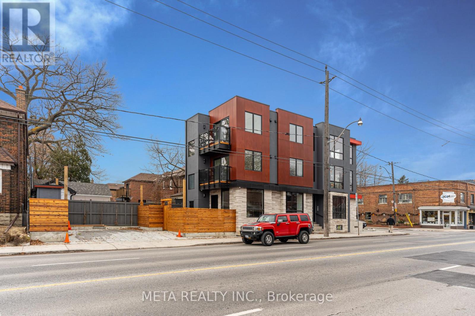Photo 4 of 218 Jane Street, Toronto ON