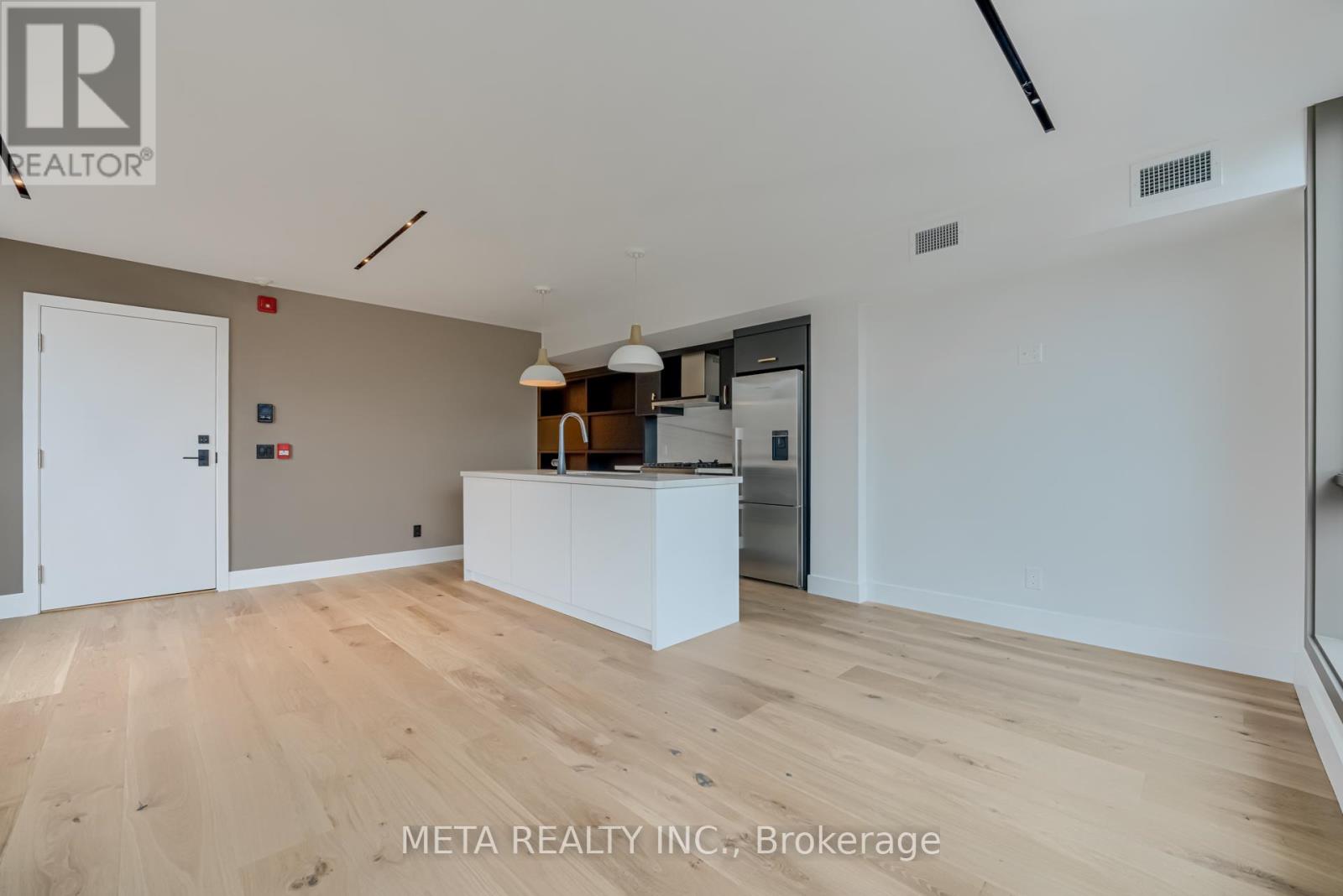 Photo 5 of 218 Jane Street, Toronto ON