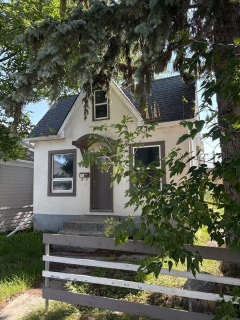 Photo 4 of 430 Martin Avenue W, Winnipeg MB