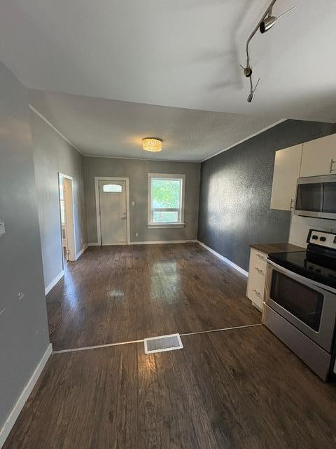 Photo 23 of 430 Martin Avenue W, Winnipeg MB