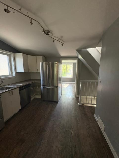 Photo 3 of 430 Martin Avenue W, Winnipeg MB