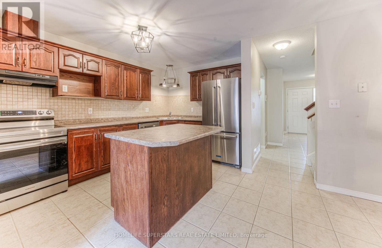 Photo 3 of 297 Briarmeadow Dr, Kitchener ON