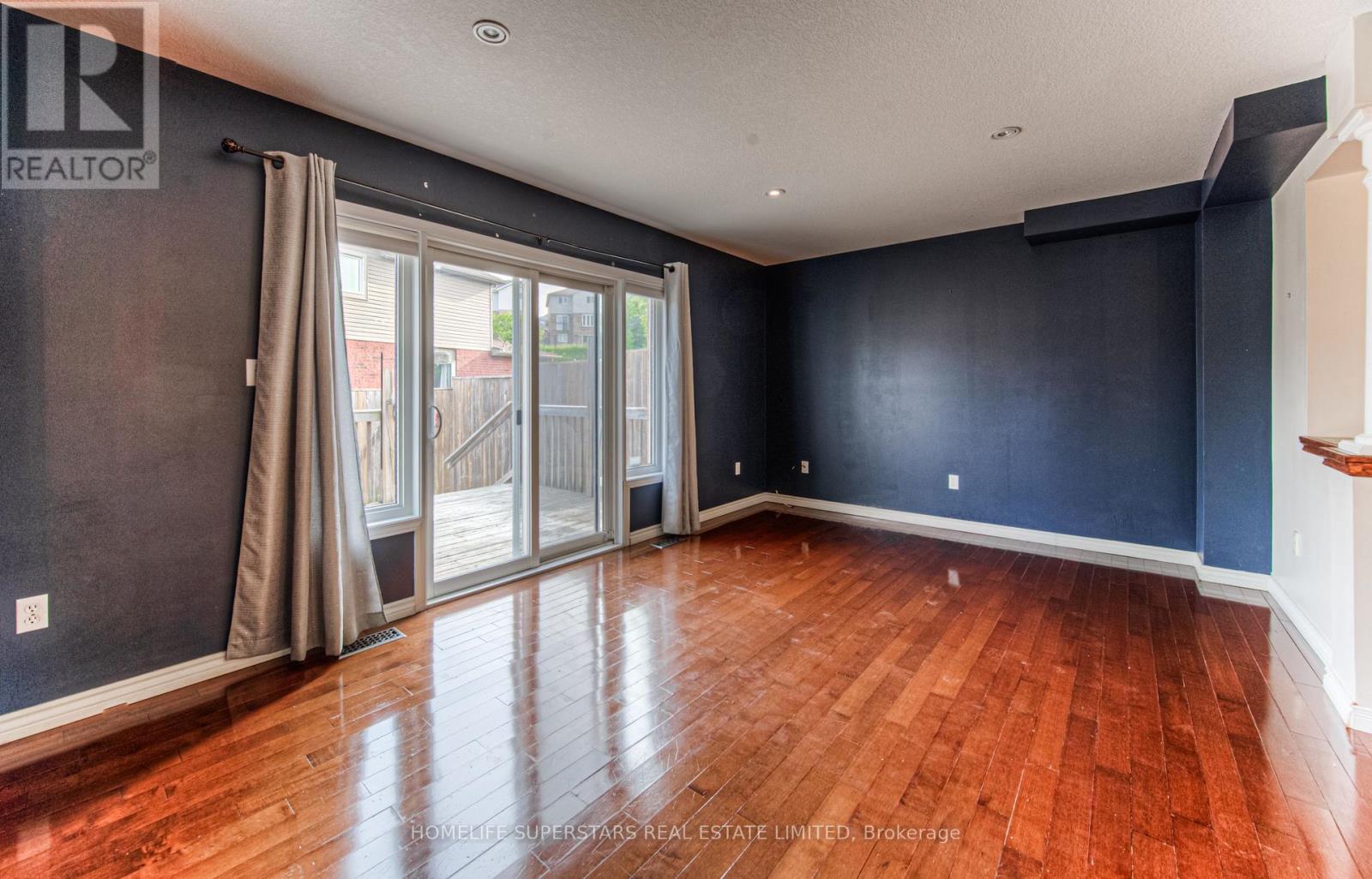 Photo 16 of 297 Briarmeadow Dr, Kitchener ON