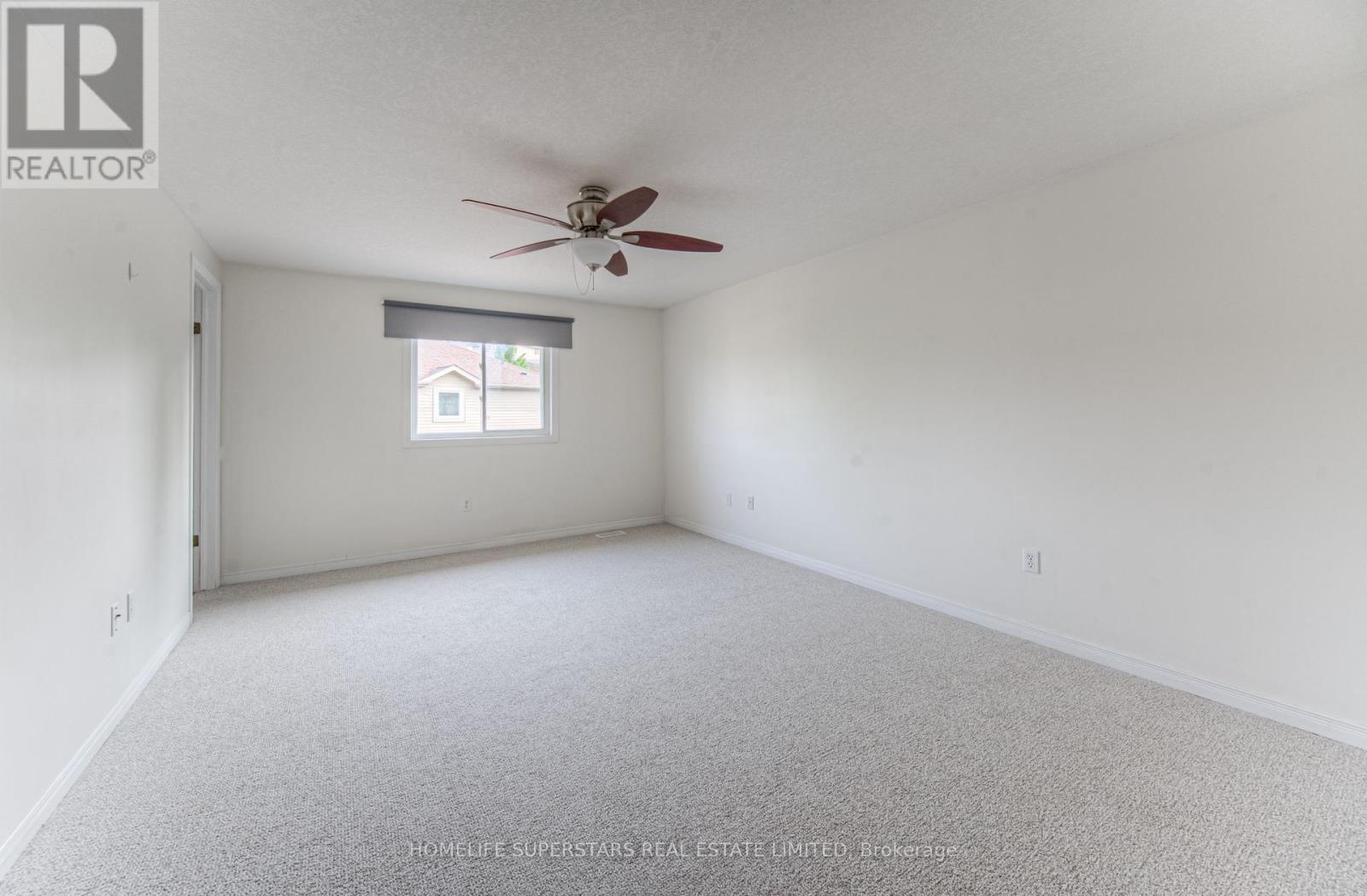 Photo 37 of 297 Briarmeadow Dr, Kitchener ON