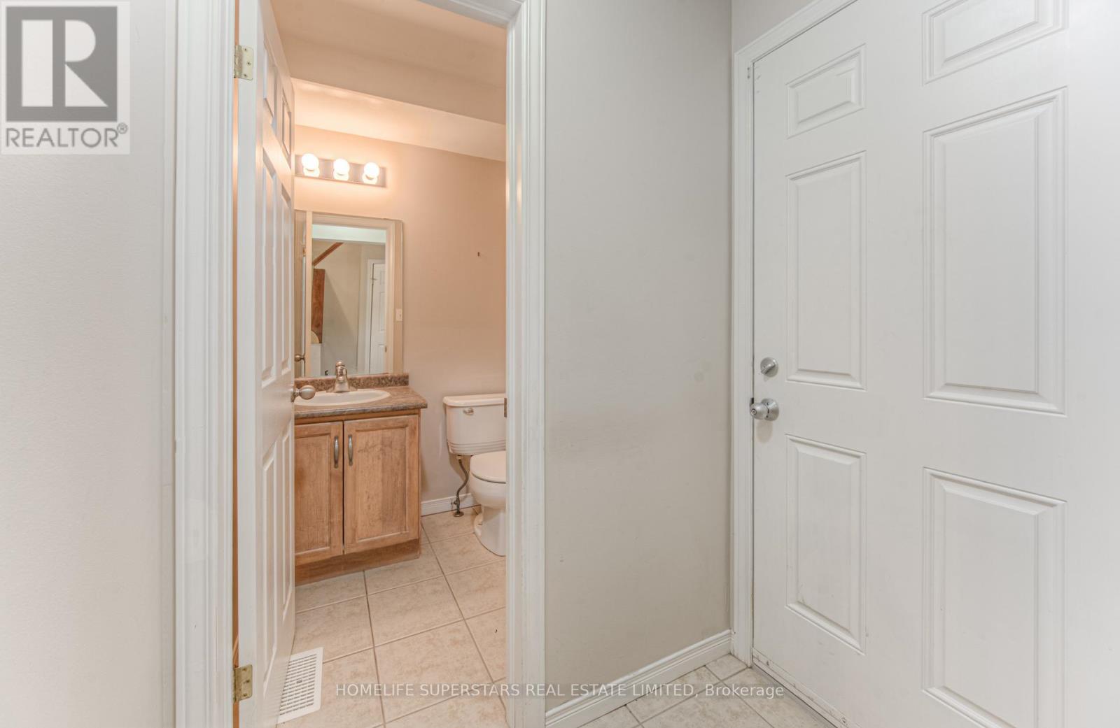 Photo 18 of 297 Briarmeadow Dr, Kitchener ON