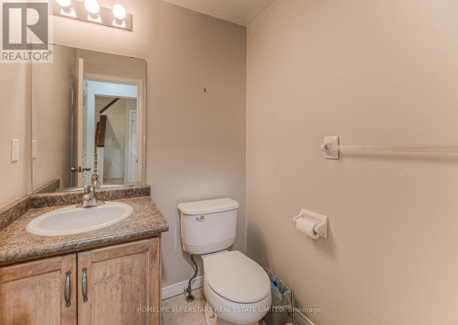 Photo 21 of 297 Briarmeadow Dr, Kitchener ON