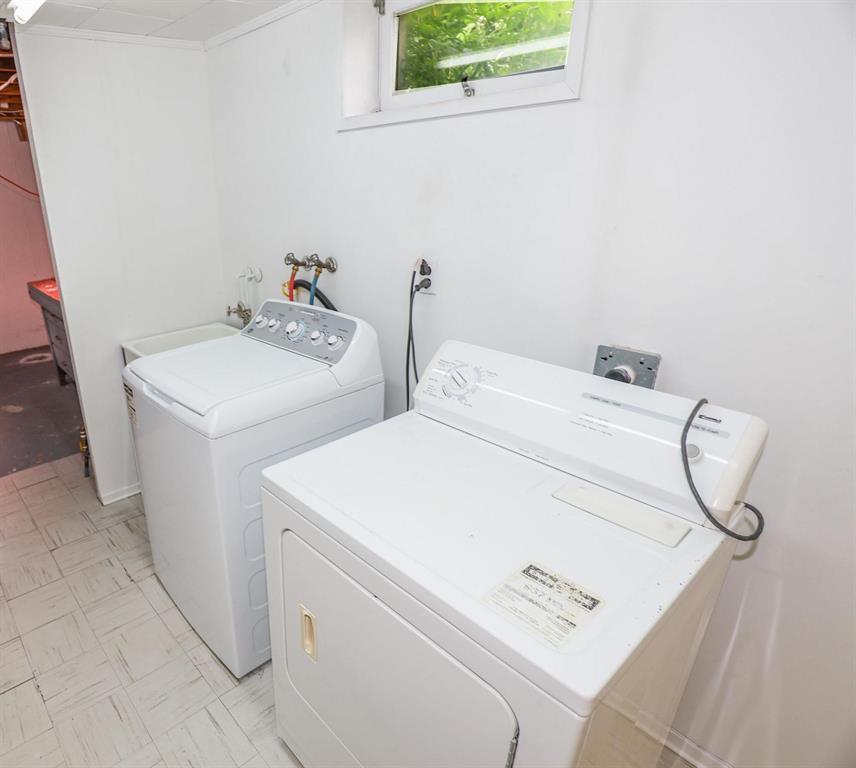 Photo 3 of 232 Nightingale Road, Winnipeg MB